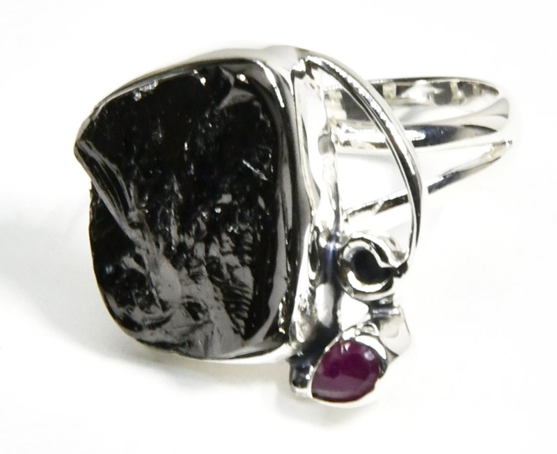 (image for) size 7 Ruby Shungite ring